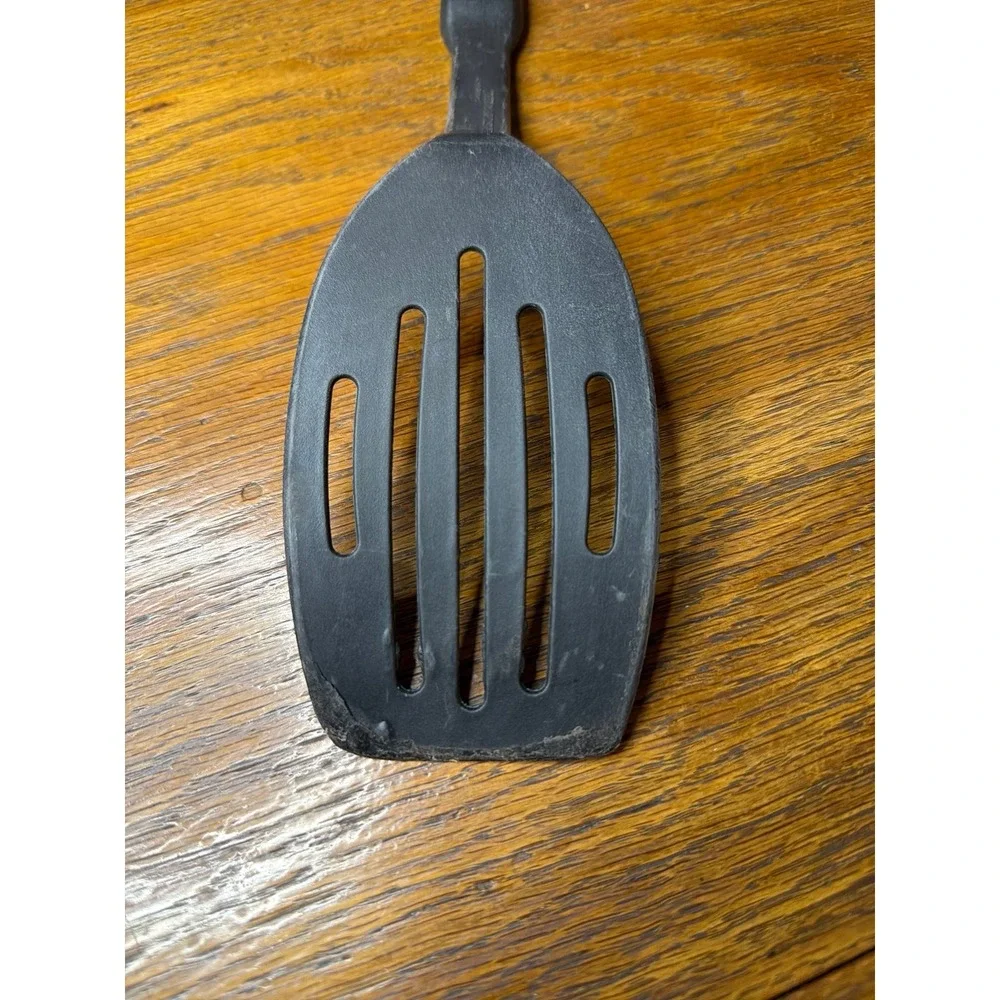 The Pampered Chef Black Nylon‎ Slotted Spatula Turner Flipper